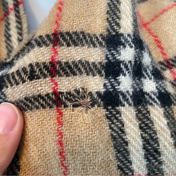 Burberry Vintage Iconic Nova Check Wool Scarf - Picture 5 of 6